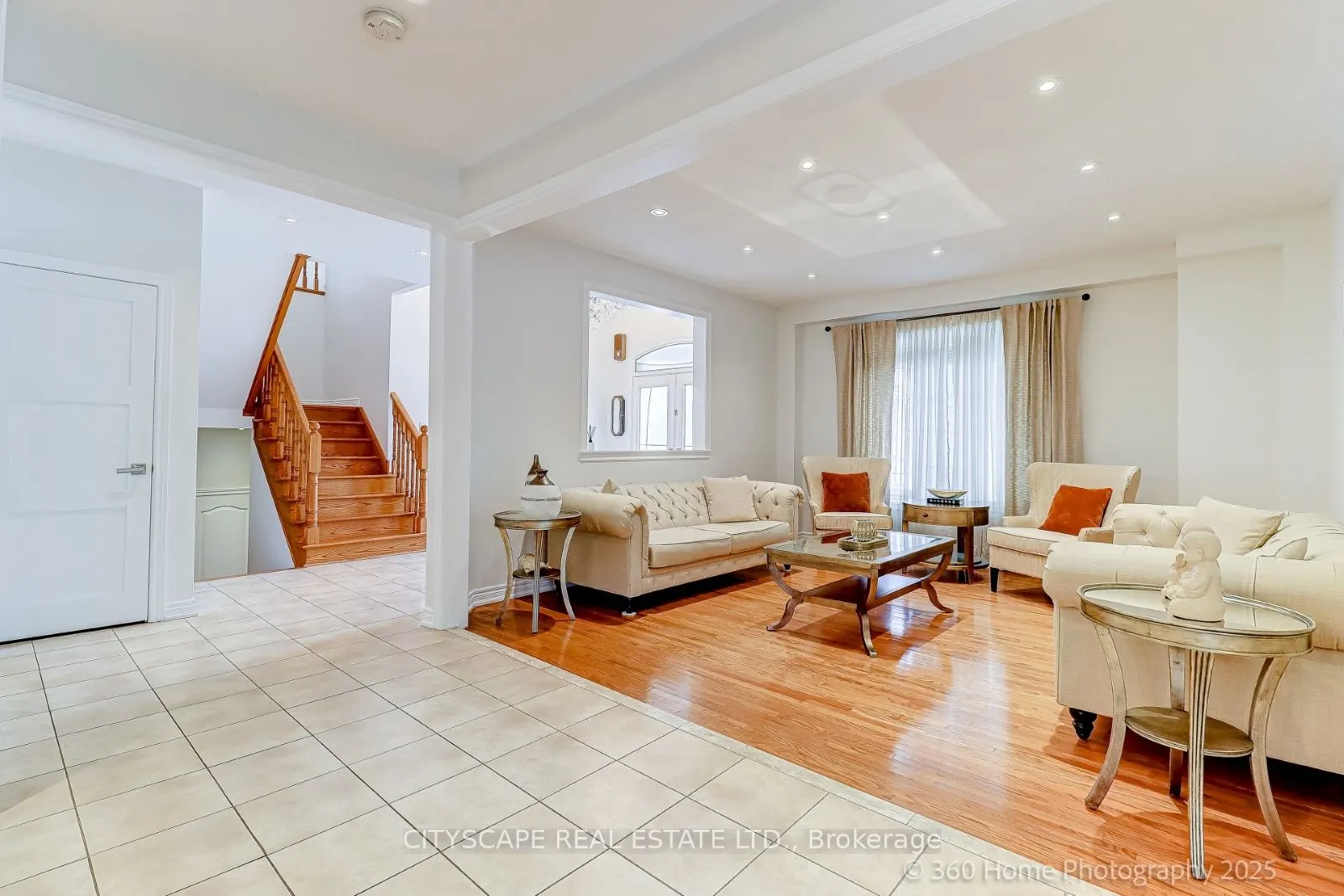 4 Hellyer Avenue