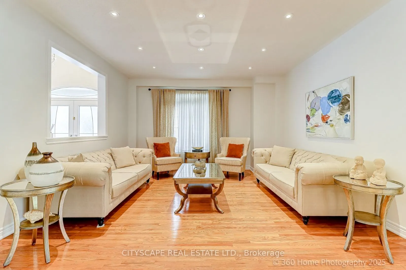4 Hellyer Avenue
