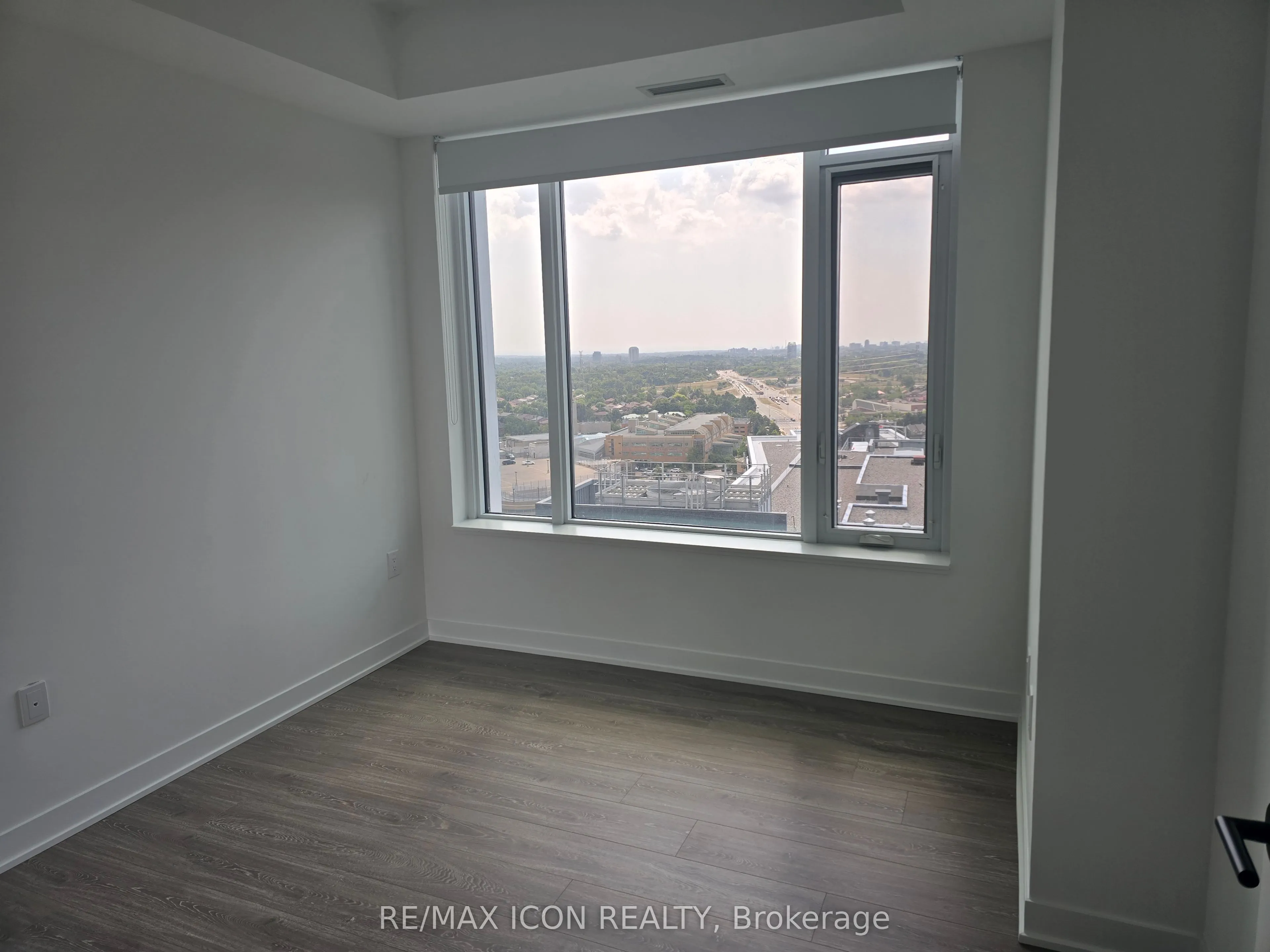 2495 Eglington Avenue W, #2004