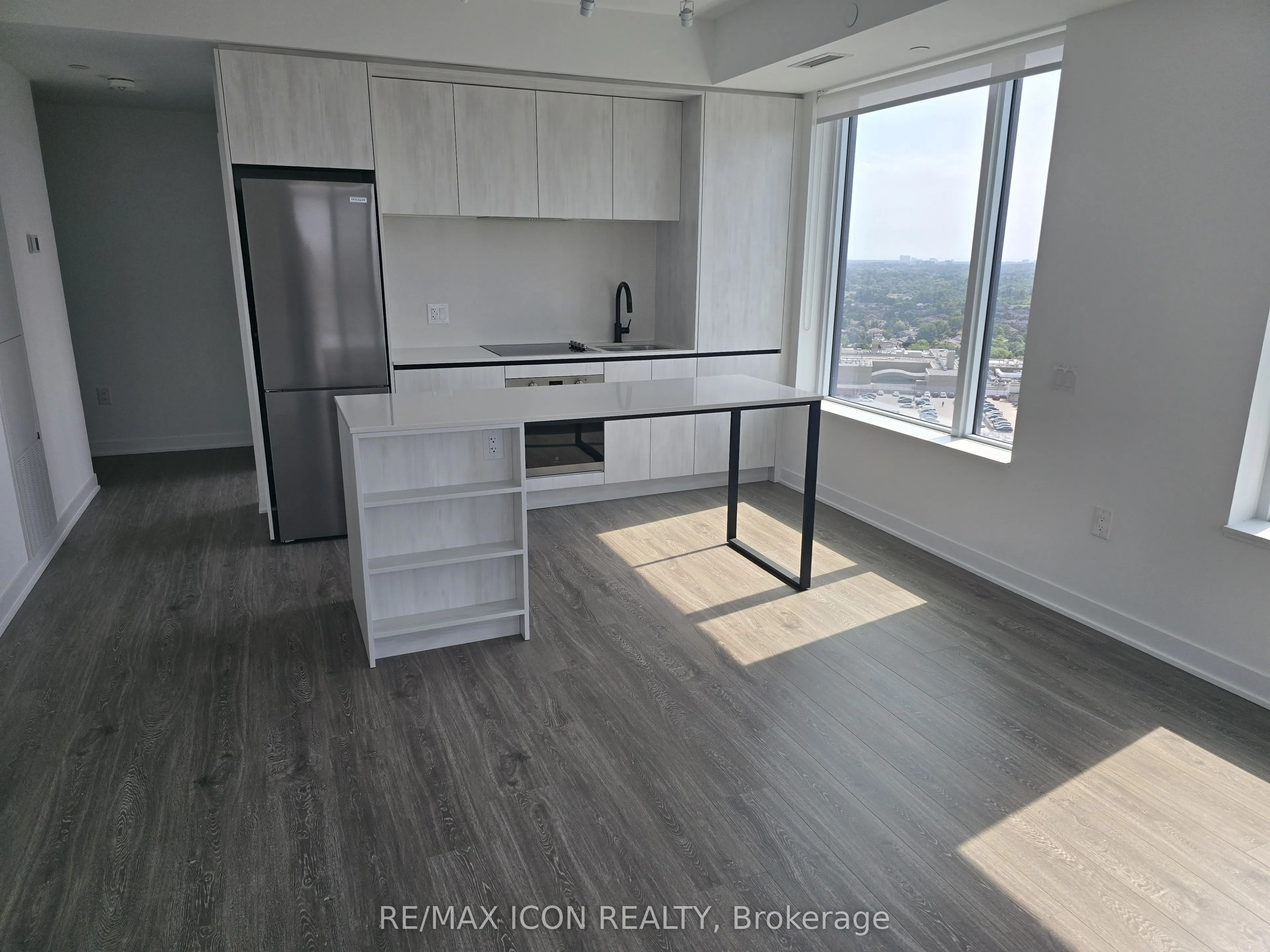 2495 Eglington Avenue W, #2004