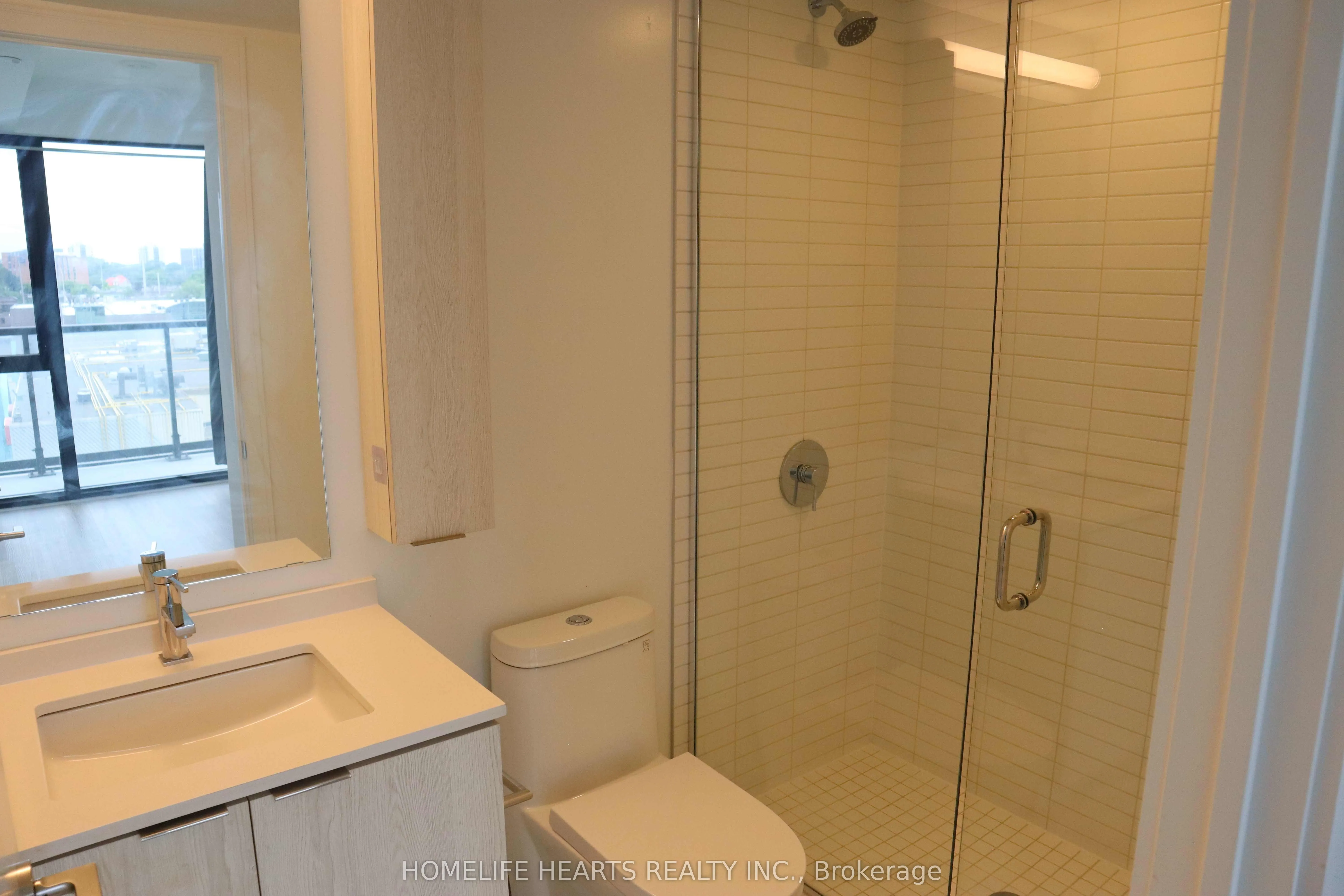 86 Dundas Street E, #421