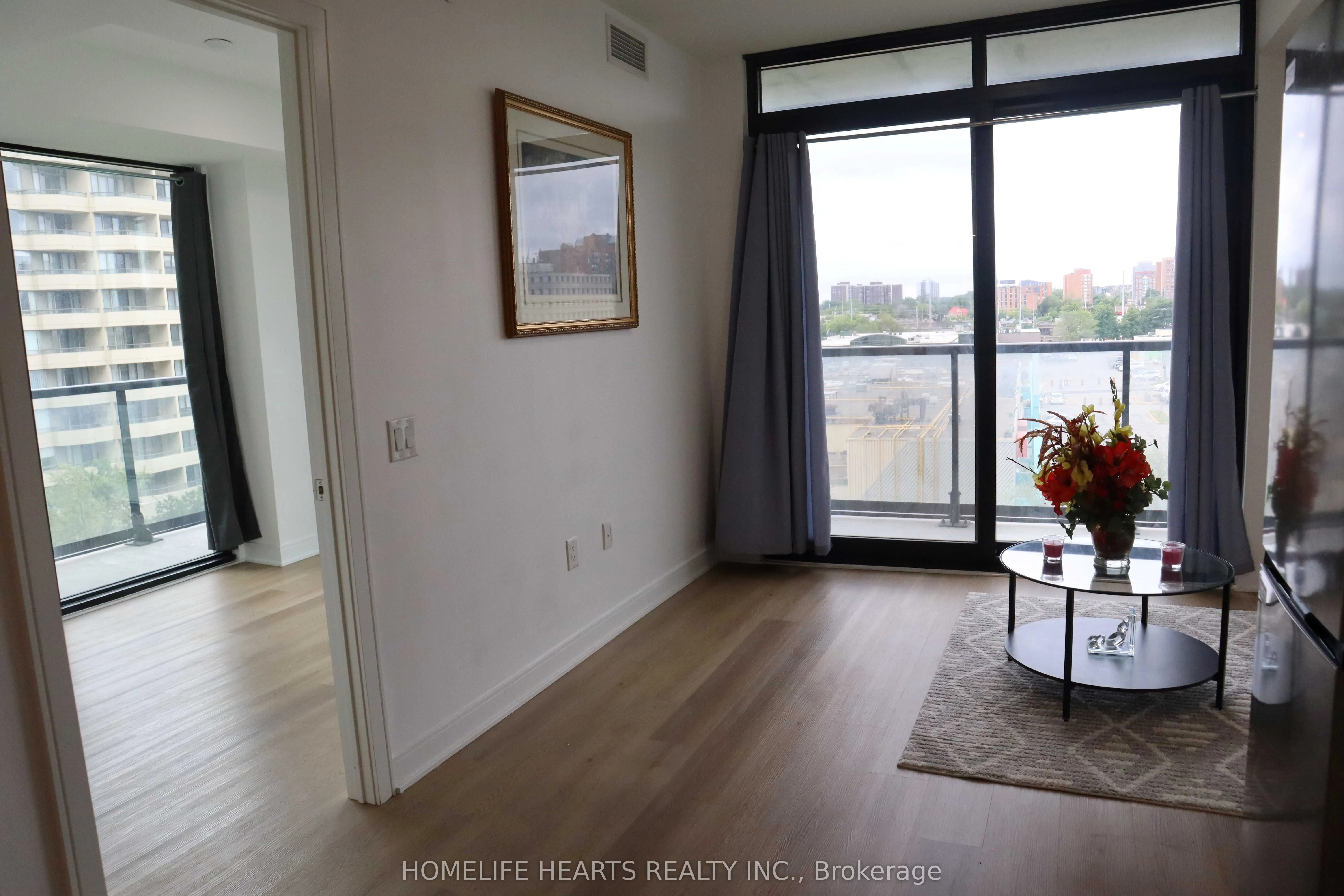 86 Dundas Street E, #421