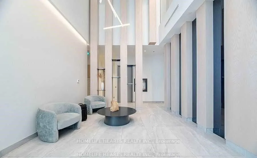 86 Dundas Street E, #421