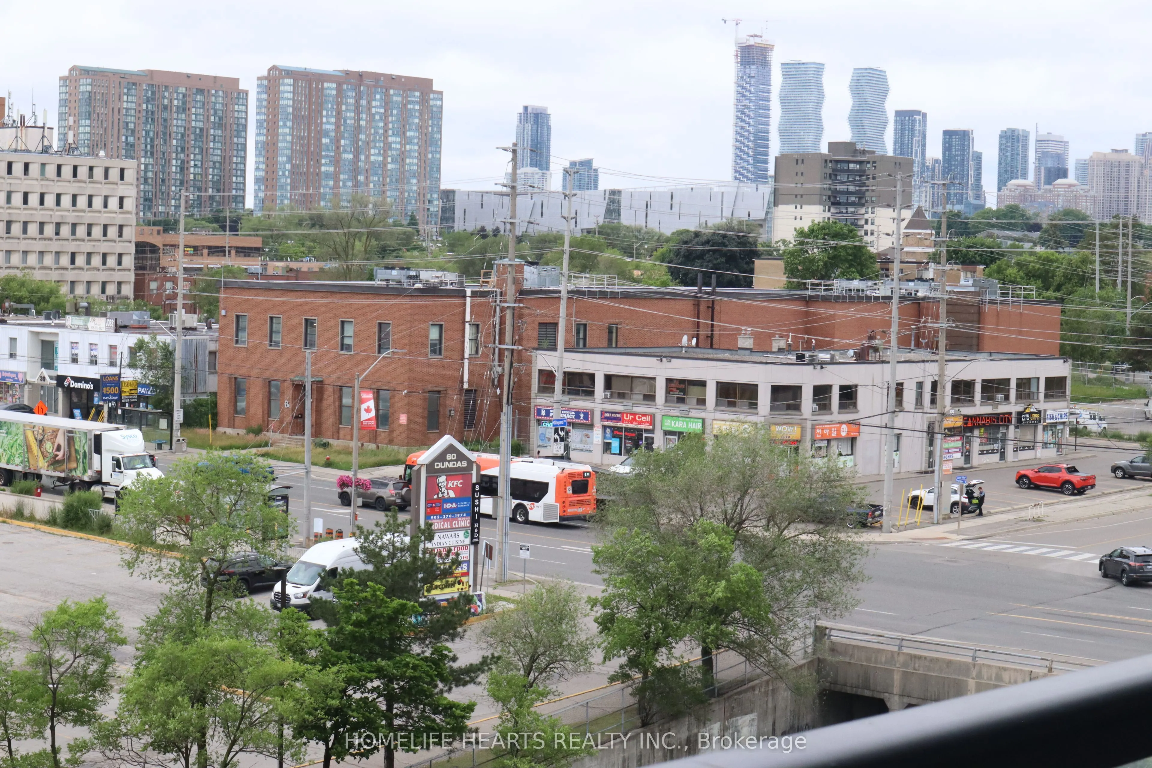86 Dundas Street E, #421