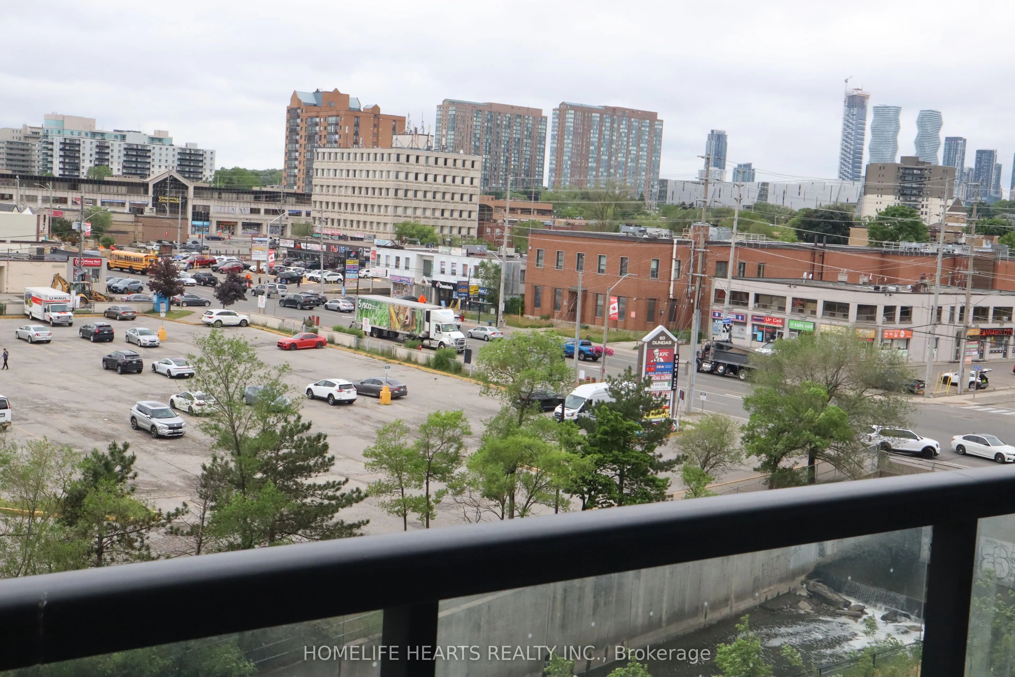 86 Dundas Street E, #421