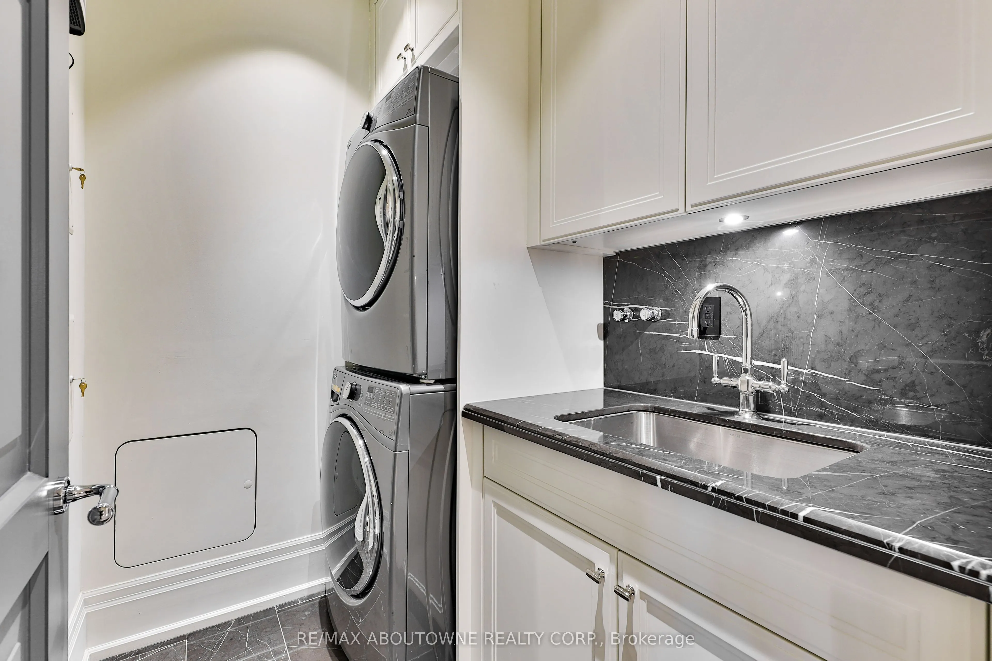 300 Randall Street, #307