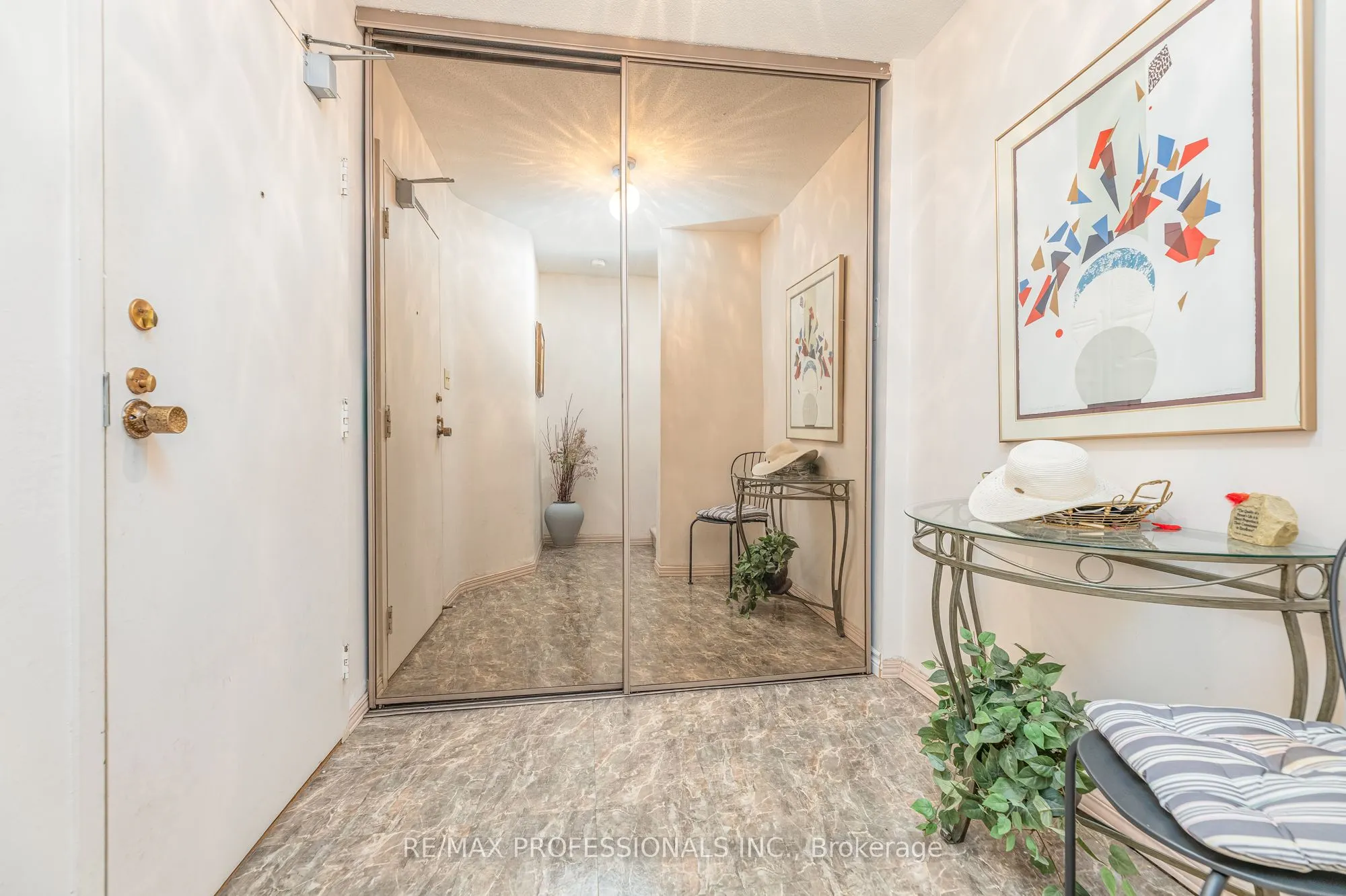11 Wincott Drive, #907