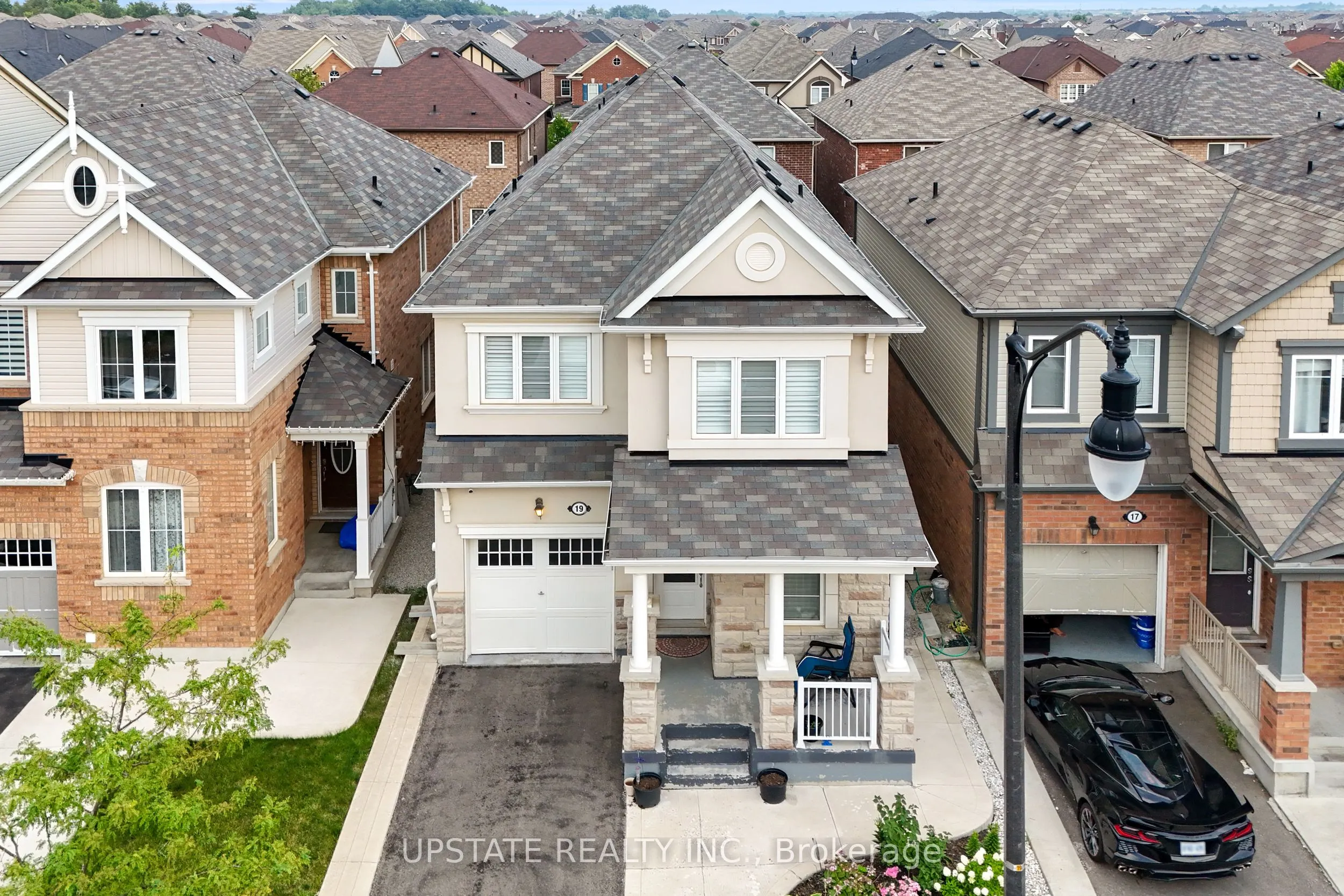 19 Troyer Street