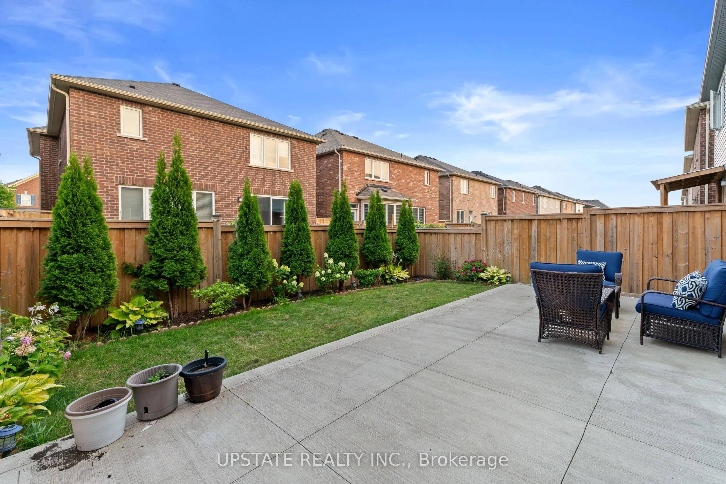 19 Troyer Street