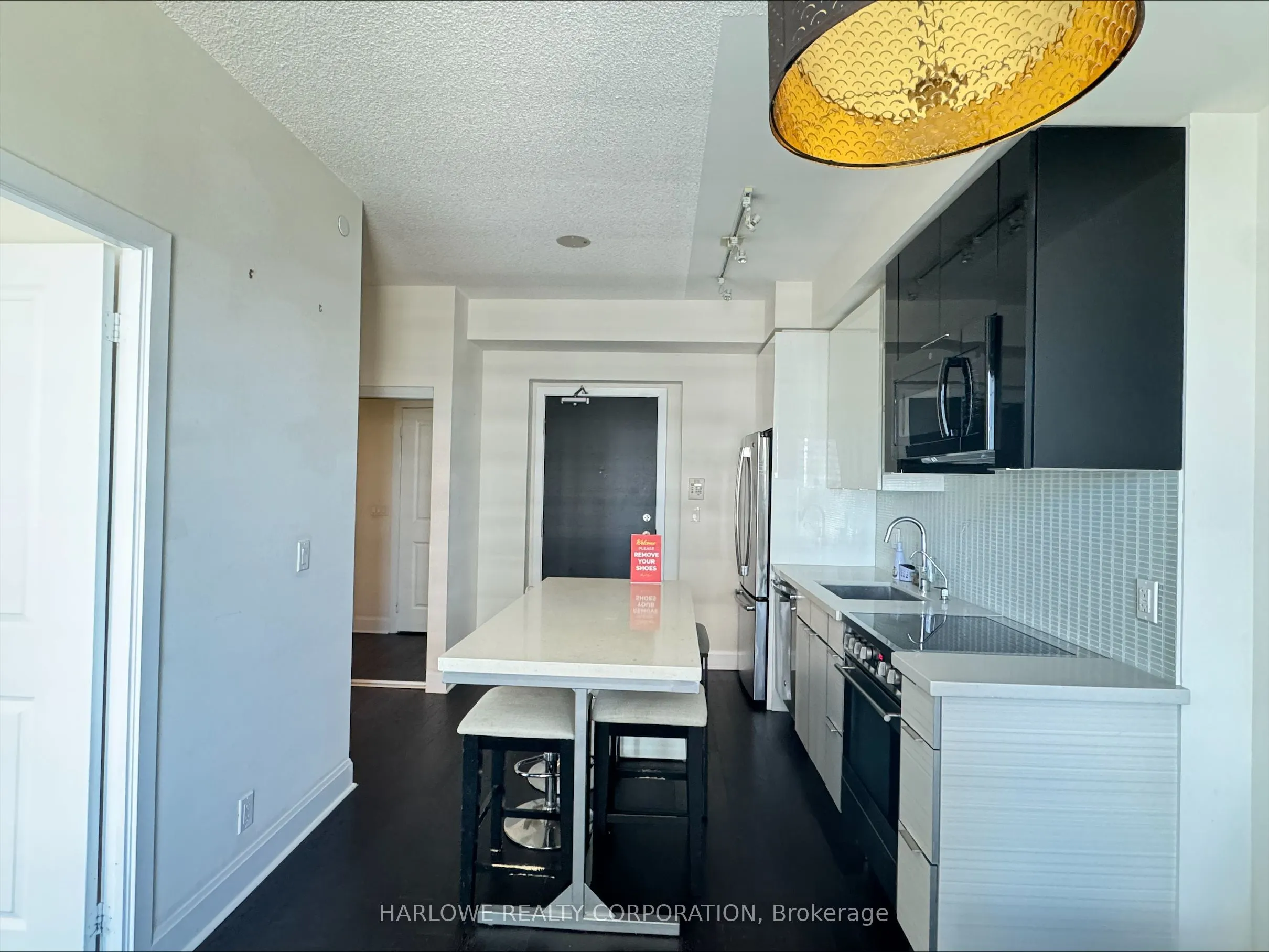 33 Shore Breeze Drive, #2006