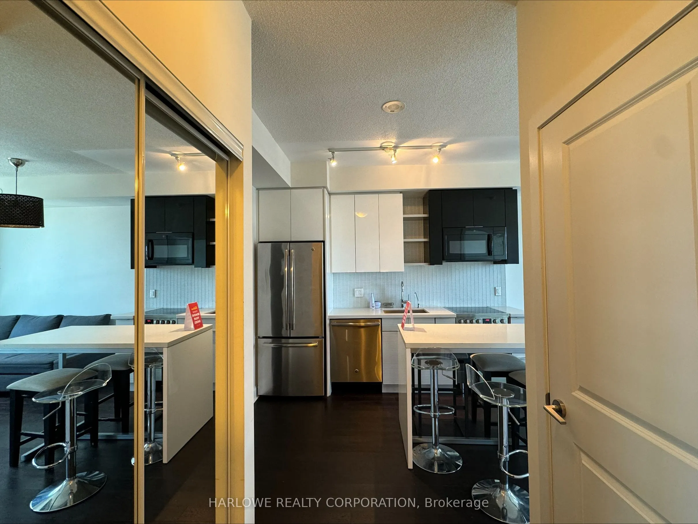 33 Shore Breeze Drive, #2006