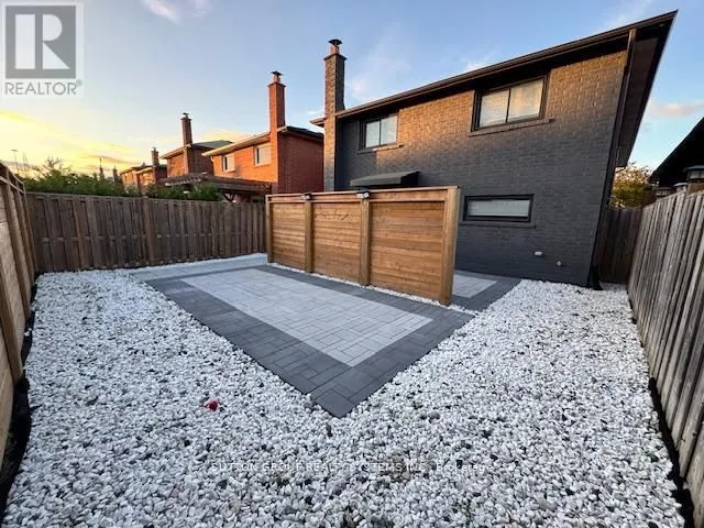 4425 Curia Crescent, #Upper