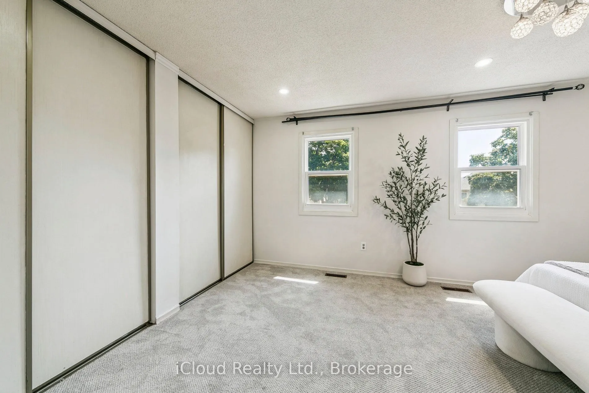 3455 Caplan Crescent, #3