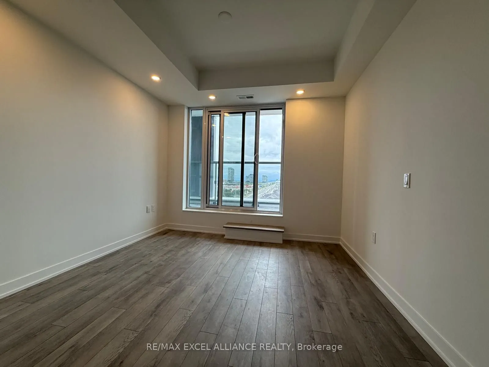 1005 Dundas Street E, #815