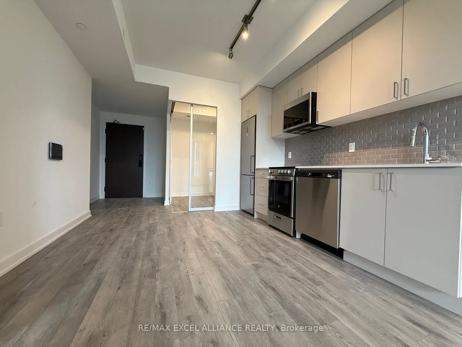 1005 Dundas Street E, #815