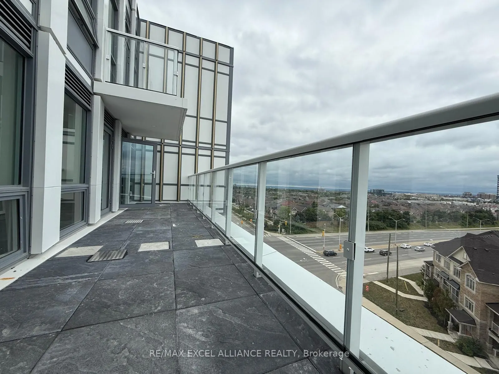 1005 Dundas Street E, #815