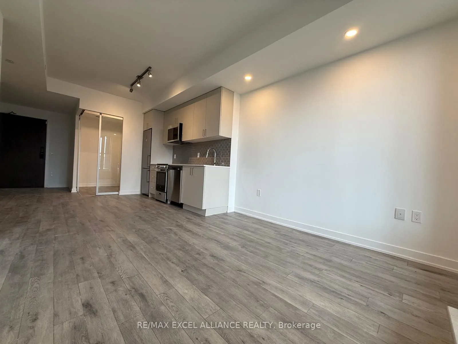 1005 Dundas Street E, #815
