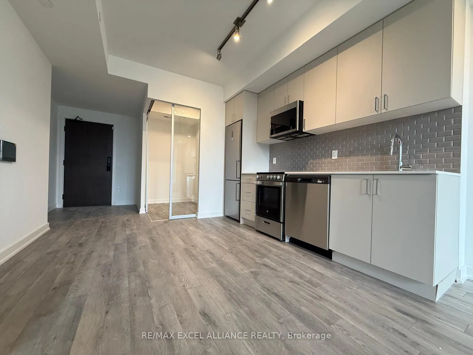 1005 Dundas Street E, #815