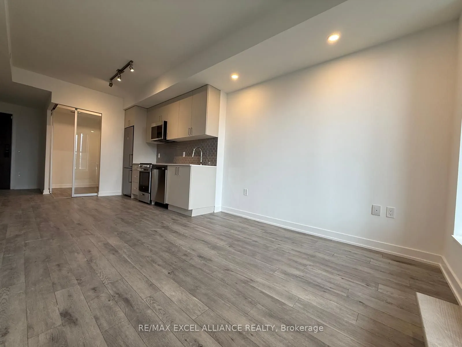 1005 Dundas Street E, #815