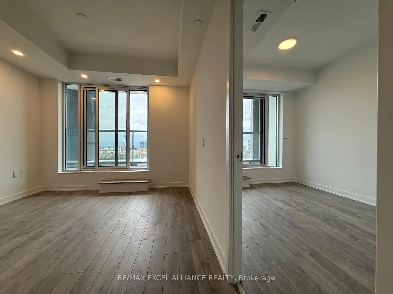 1005 Dundas Street E, #815