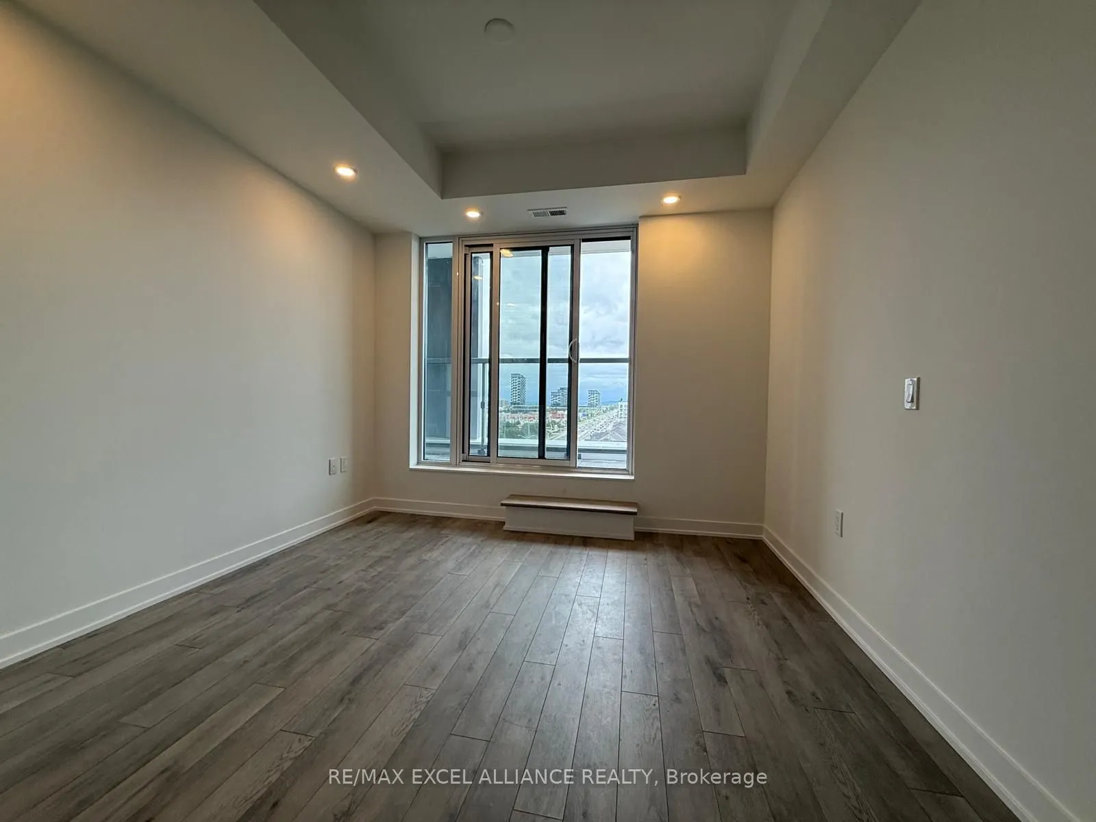 1005 Dundas Street E, #815