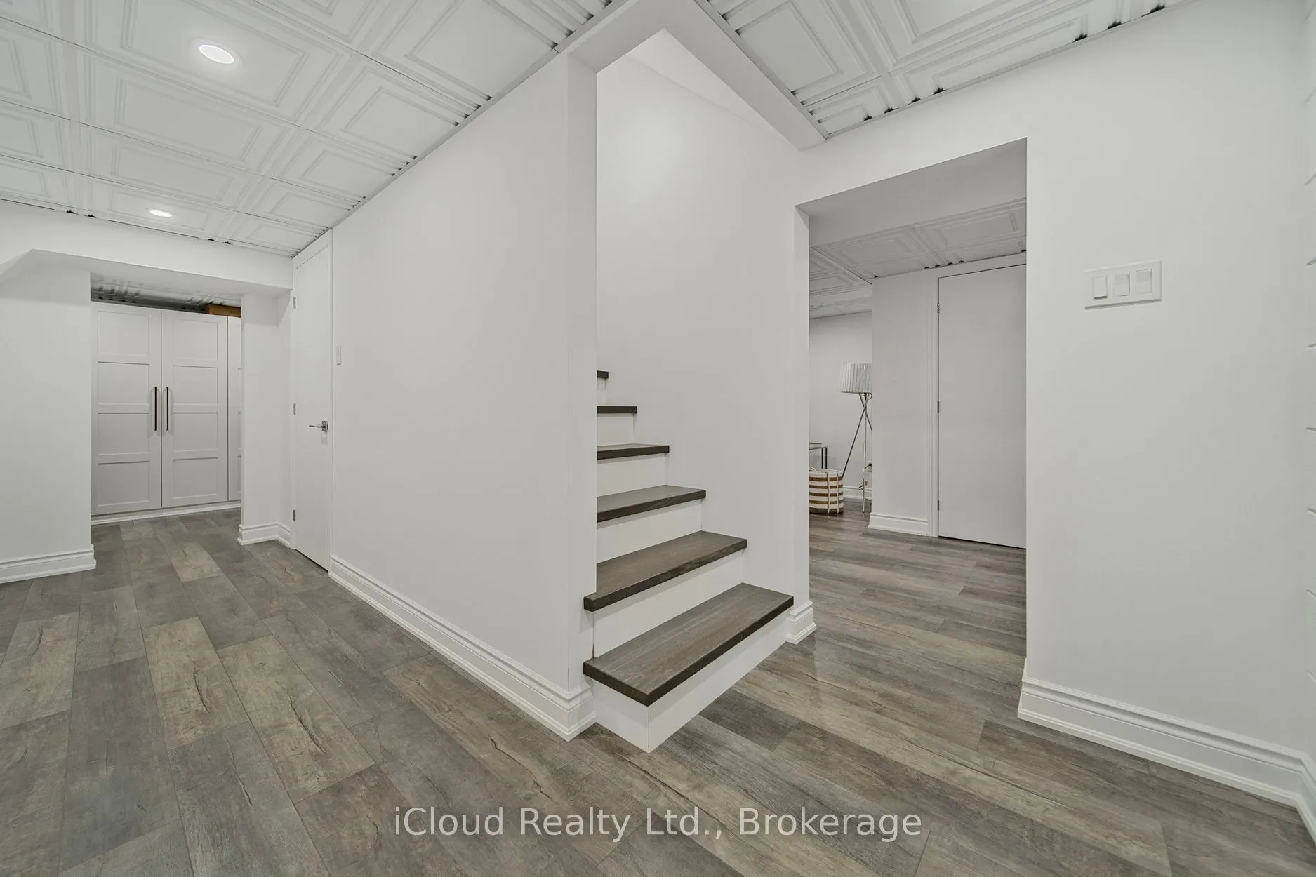 49 Westview Crescent
