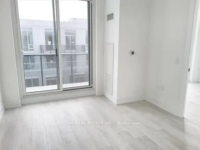 2450 Old Bronte Road, #815