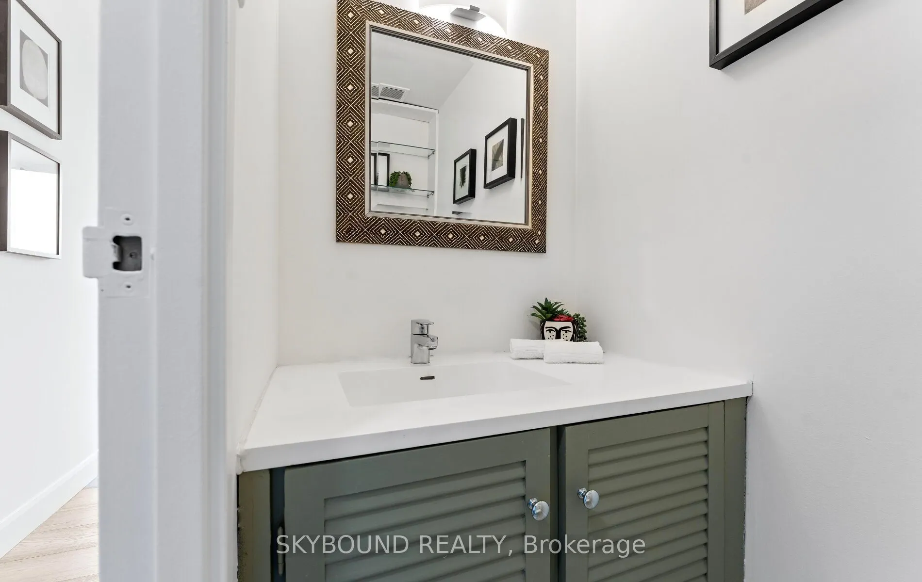 60 Southport Street, #414