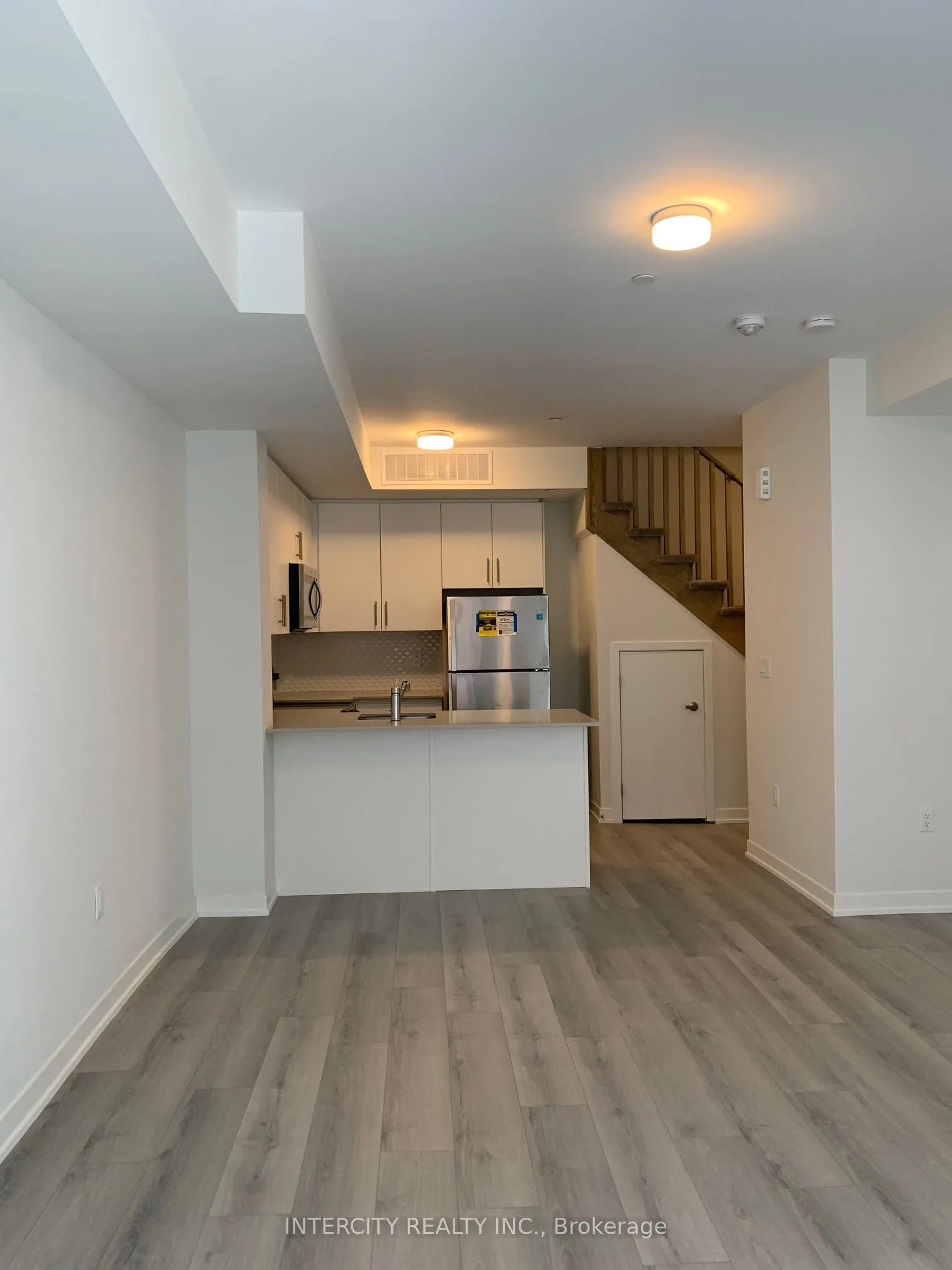 3409 Ridgeway Drive, #10