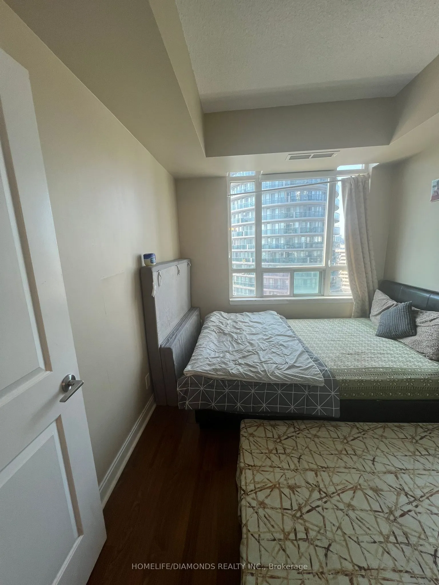 70 ABSOLUTE Avenue, #2208