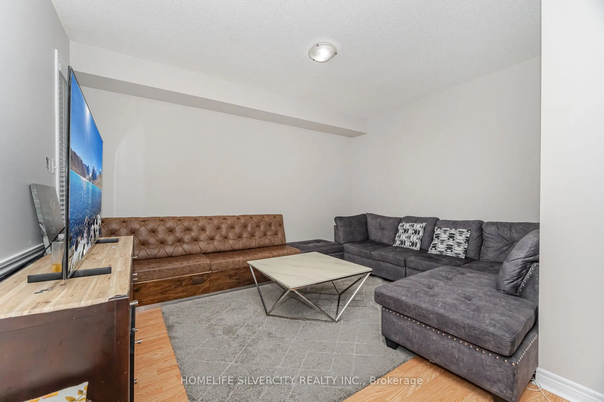 105 Aylesbury Drive