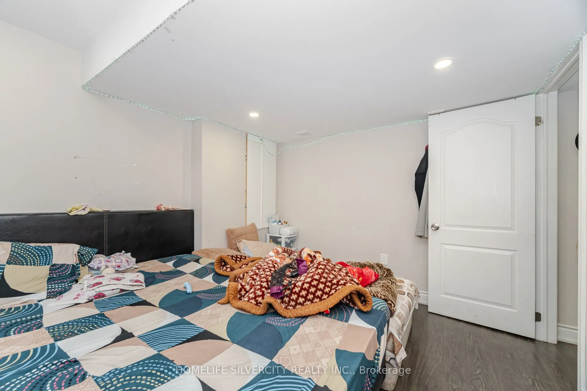 105 Aylesbury Drive