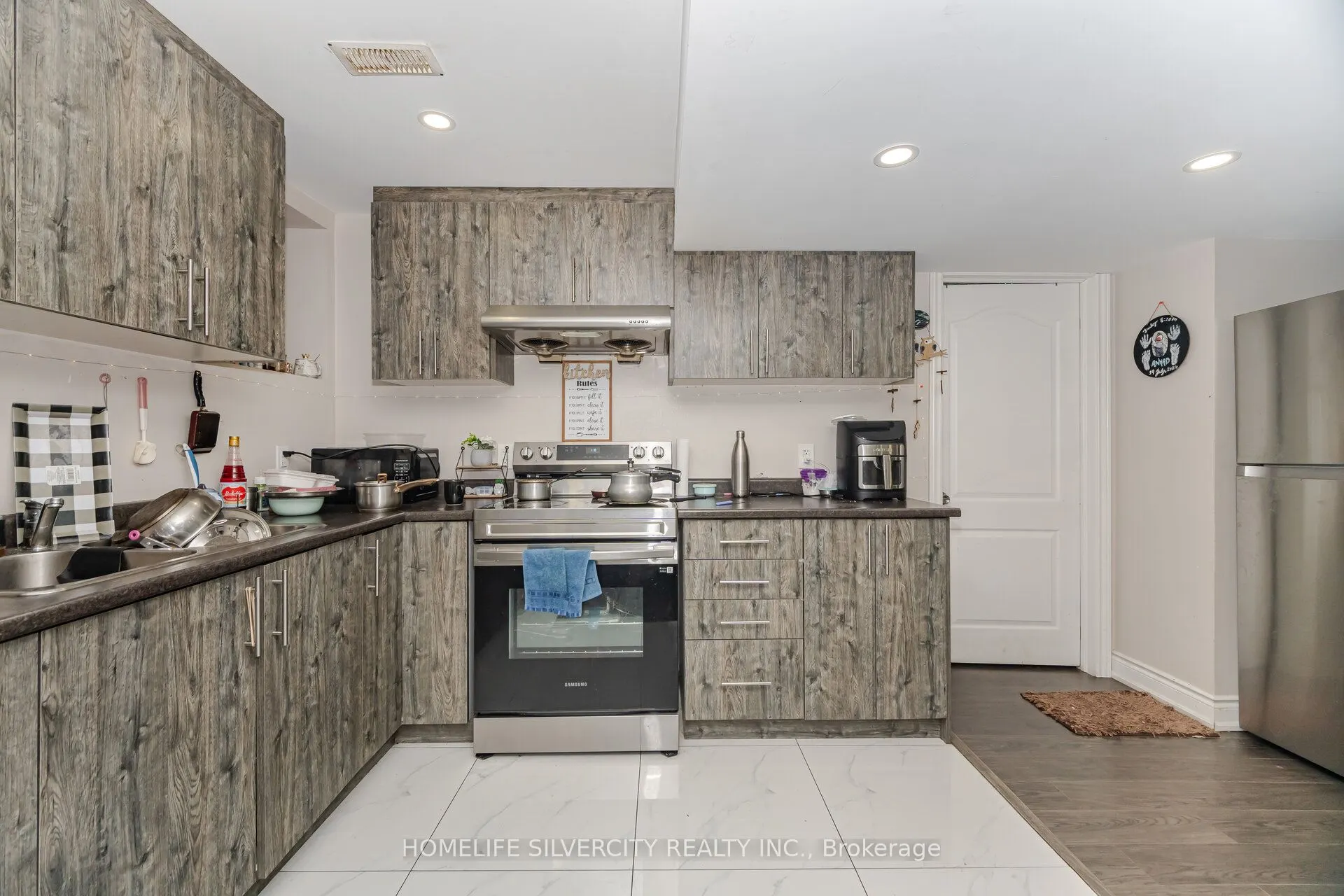 105 Aylesbury Drive