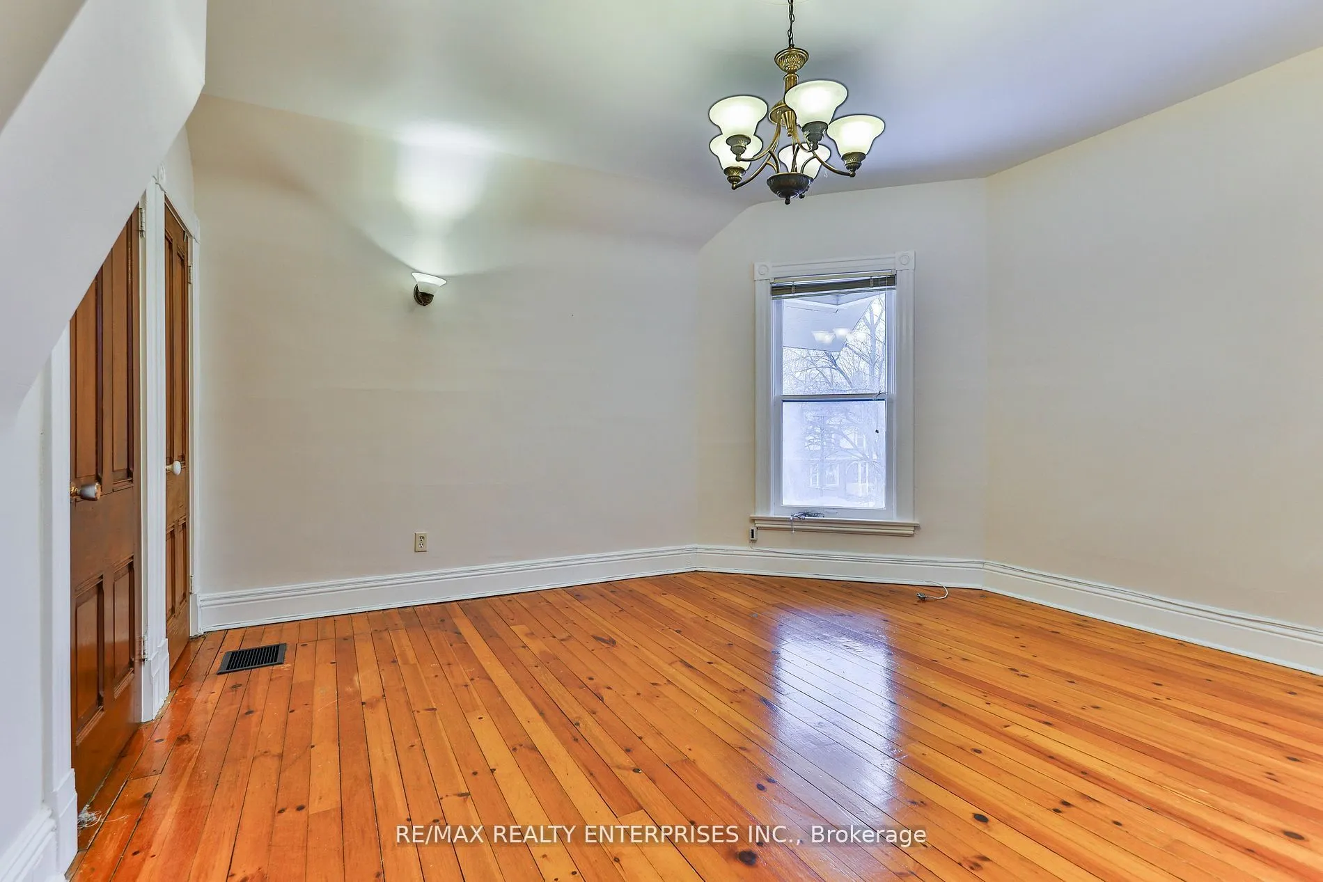 245 Main Street N