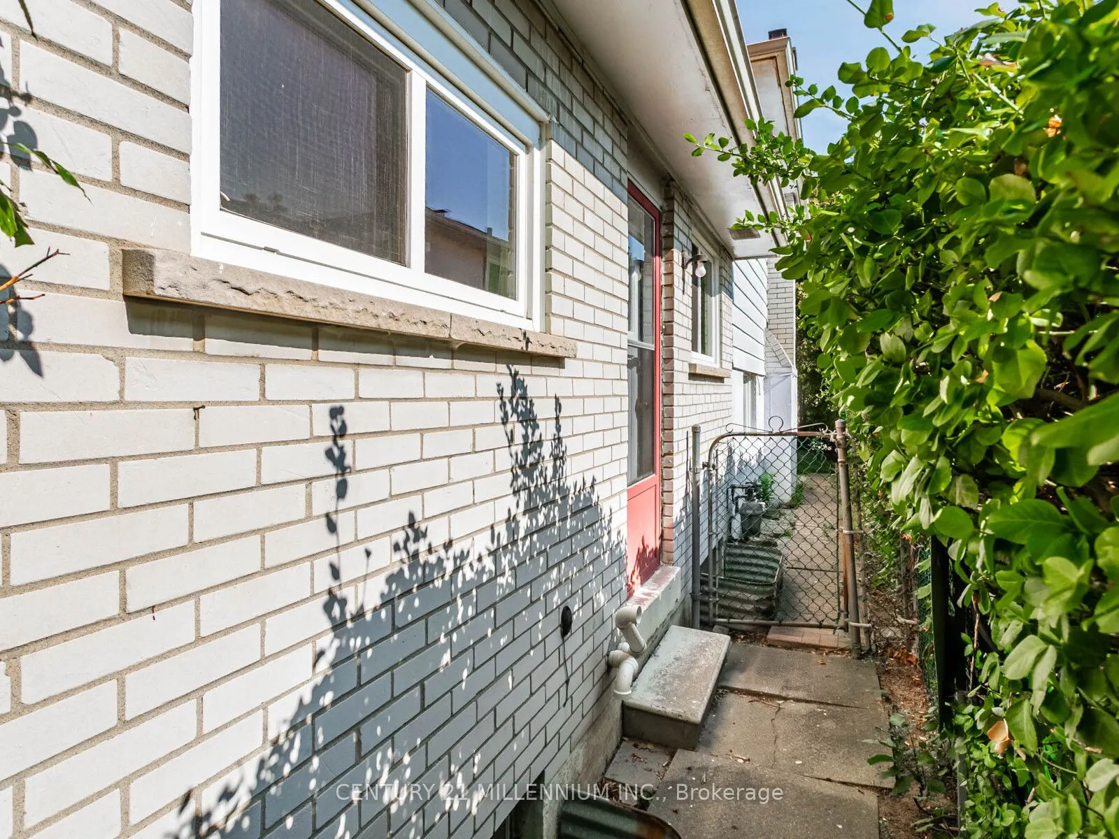 986 Mcbride Avenue