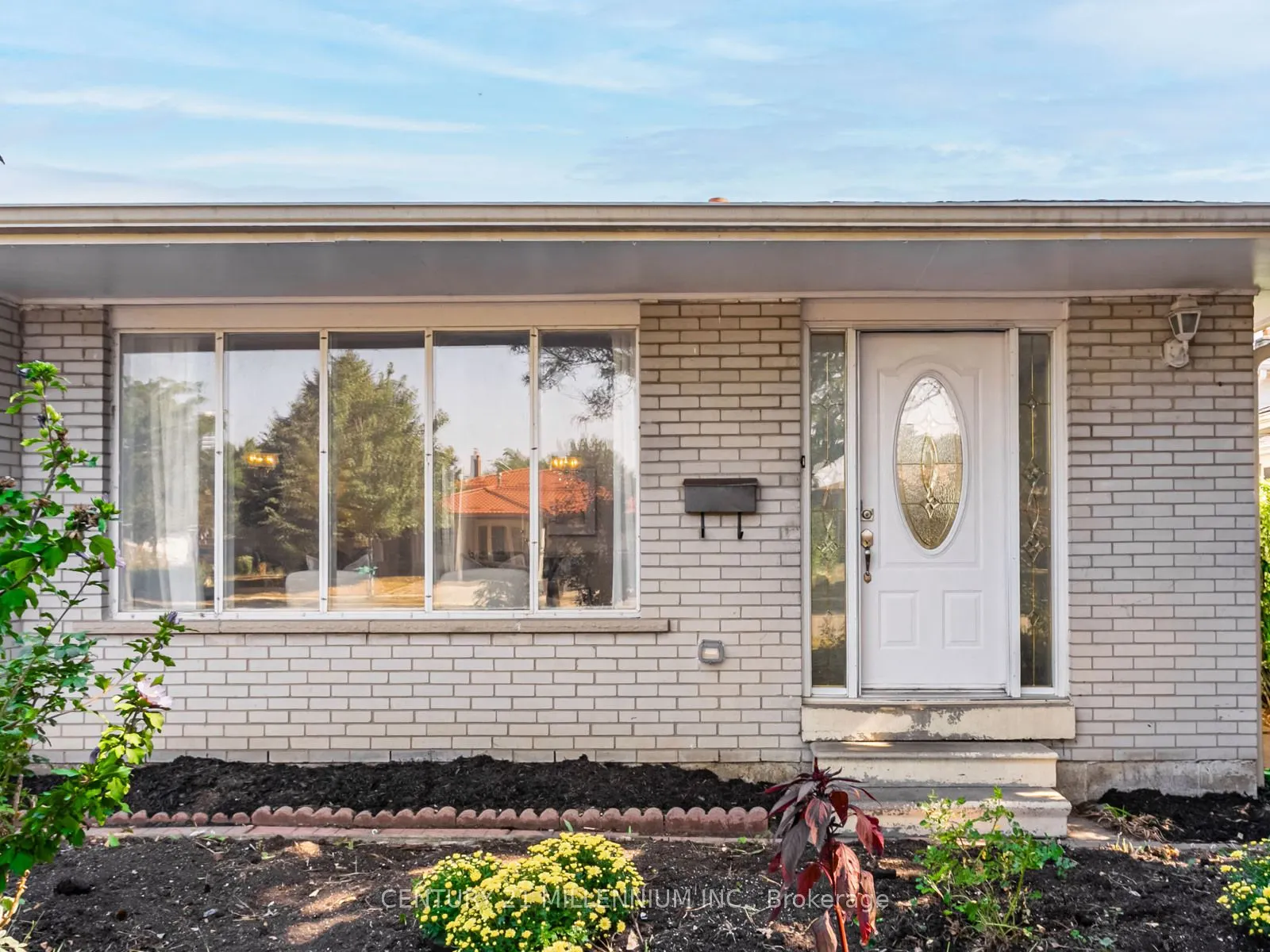 986 Mcbride Avenue