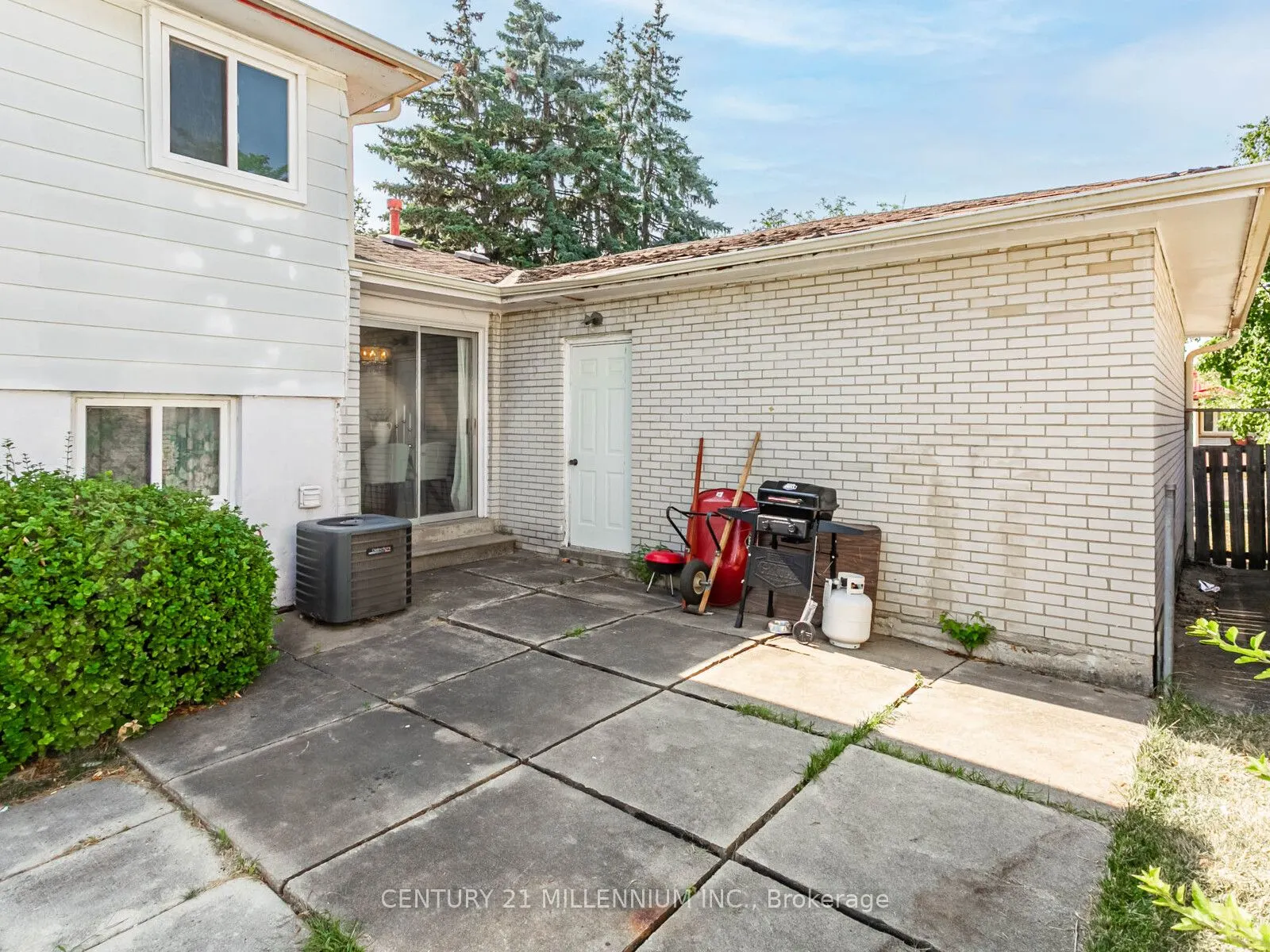986 Mcbride Avenue