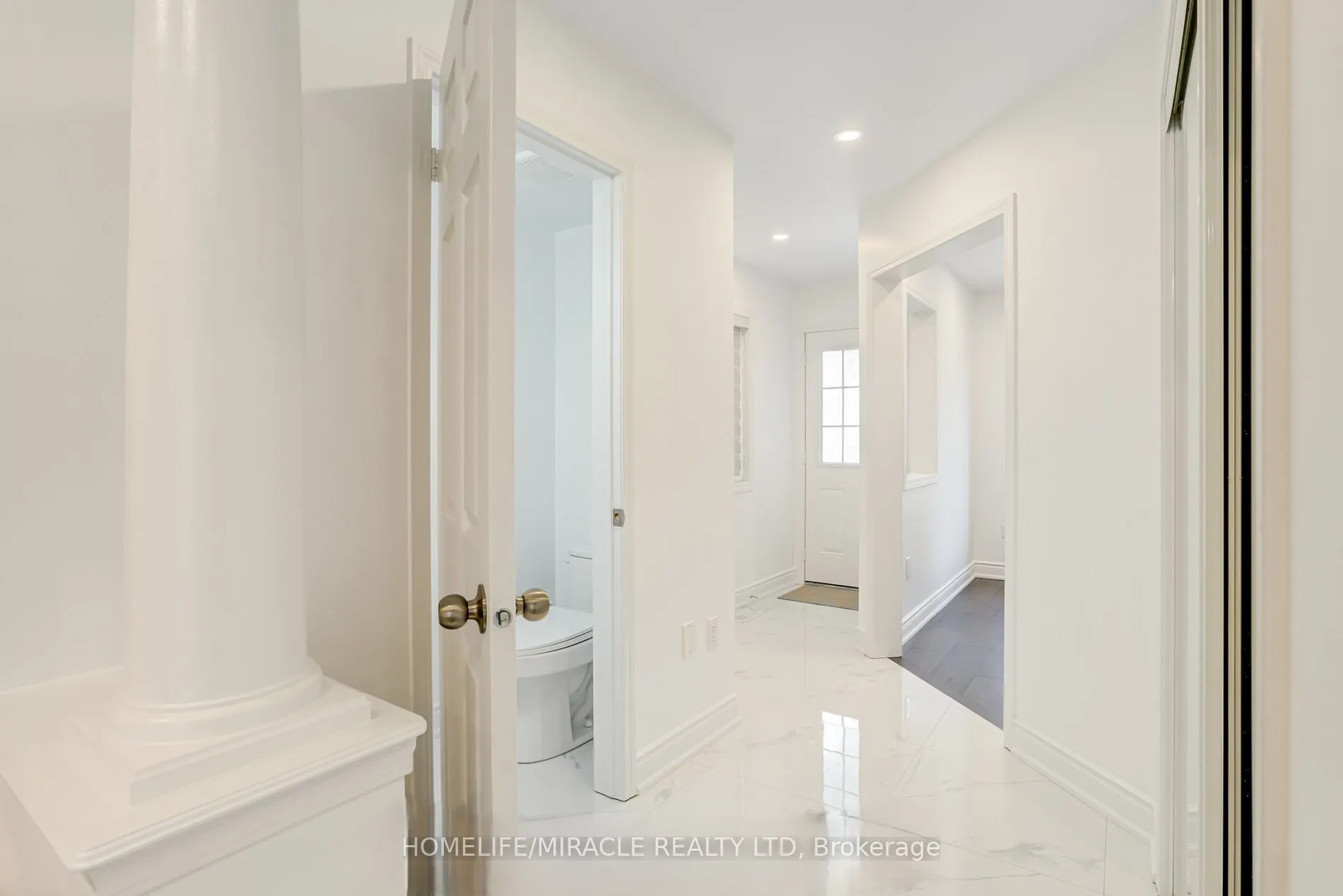 190 Fandango Drive, #Upper