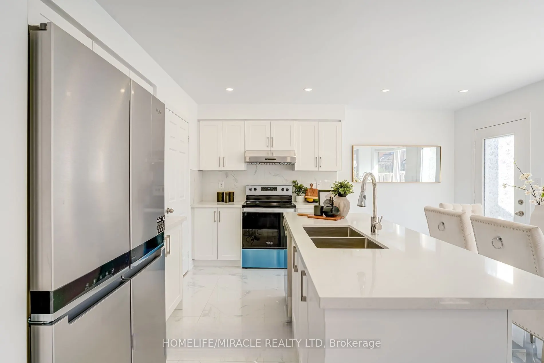 190 Fandango Drive, #Upper