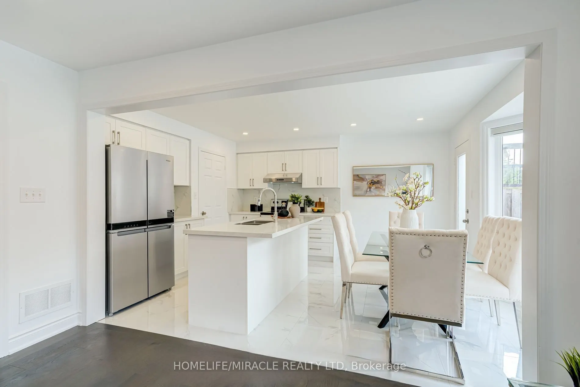 190 Fandango Drive, #Upper