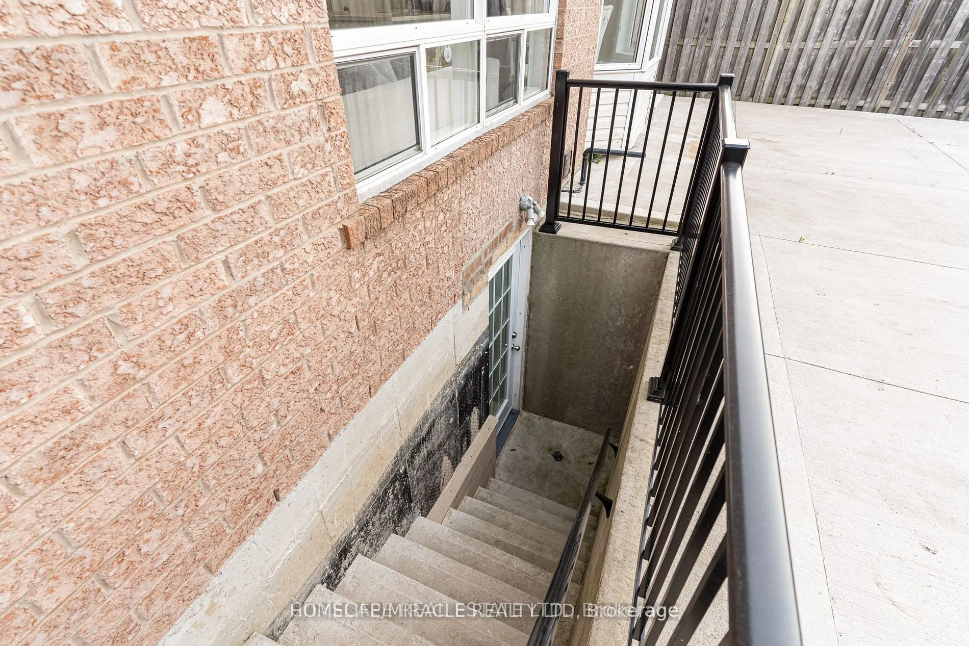 190 Fandango Drive, #Legal Bsmt