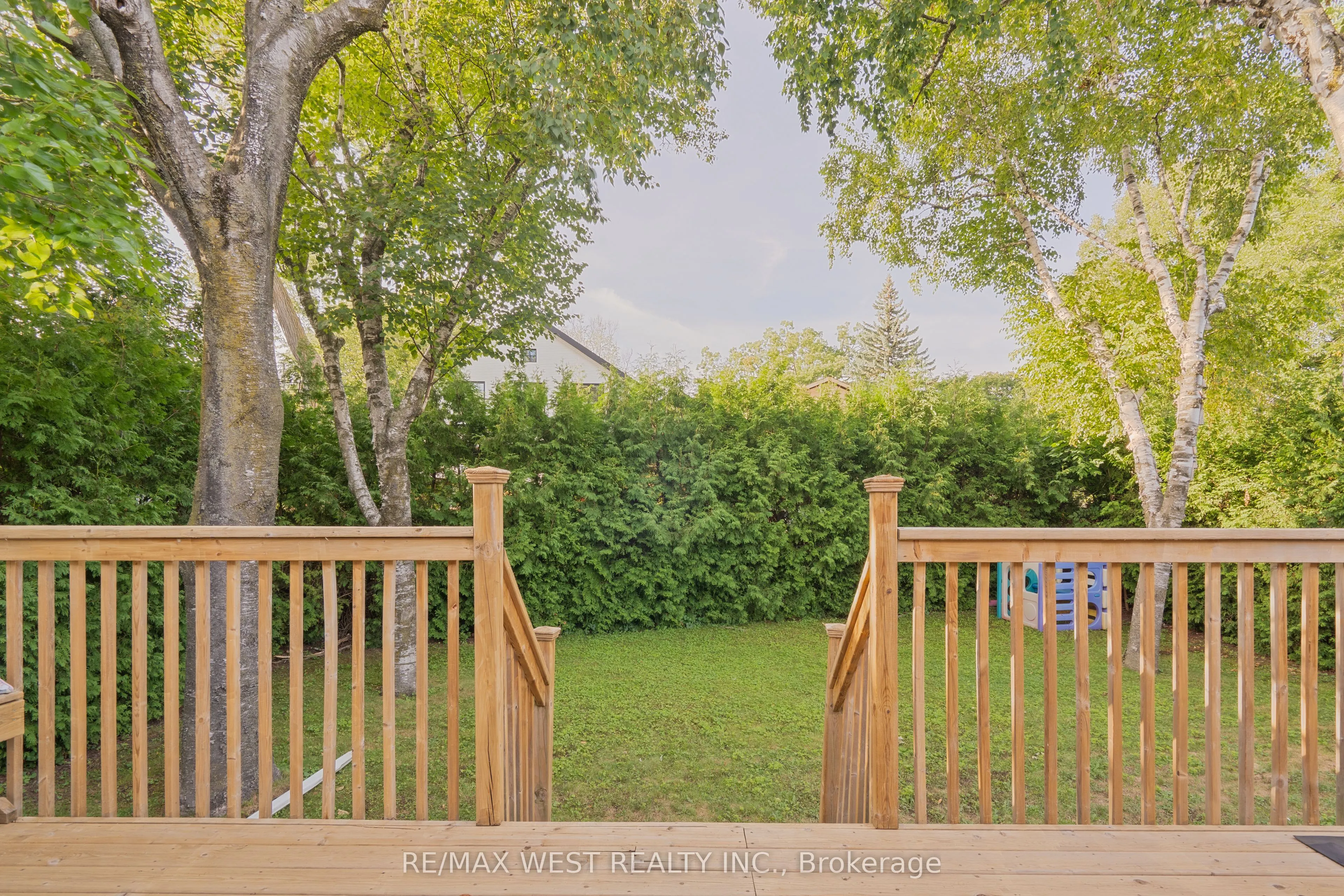 4 Elmview Court