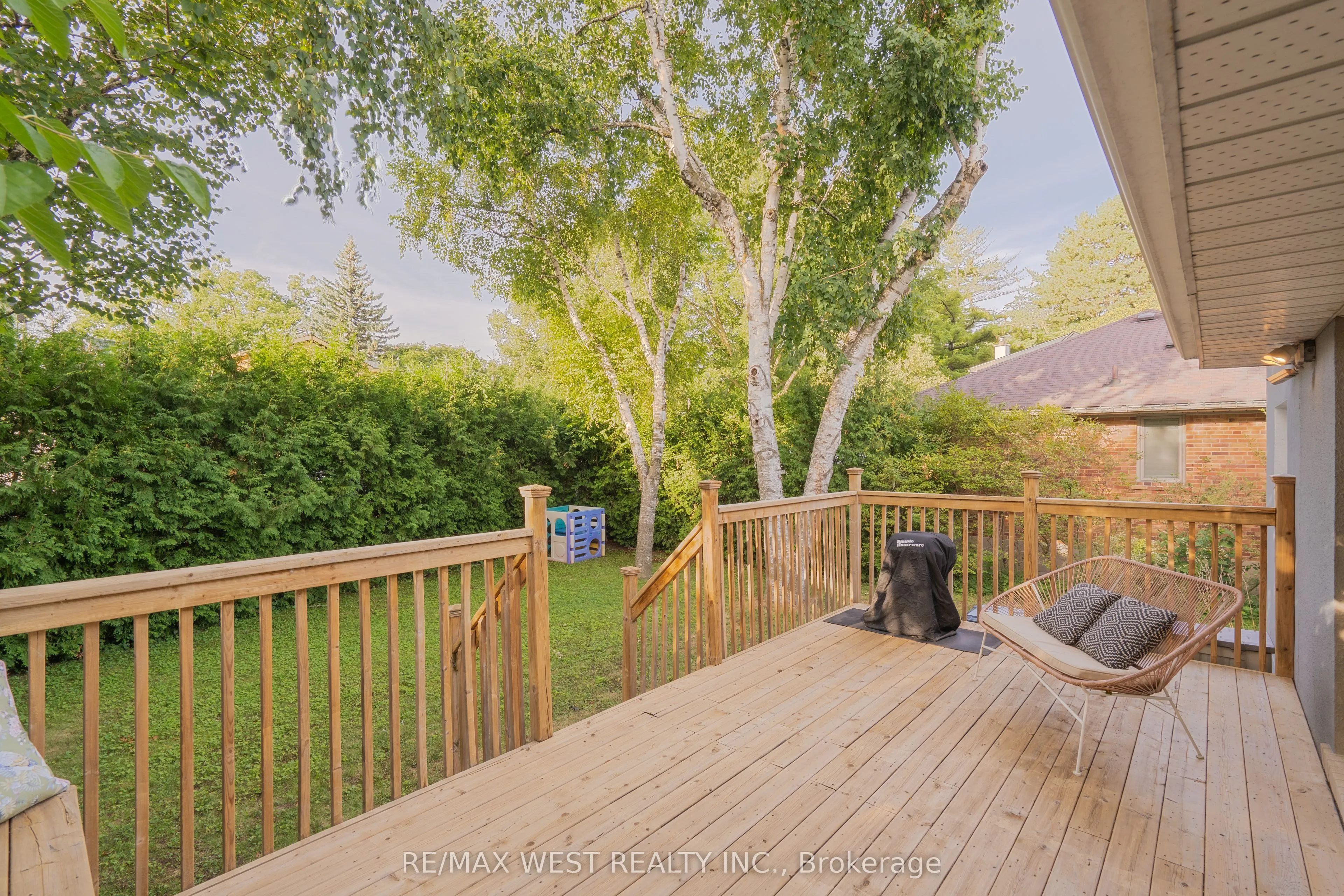 4 Elmview Court