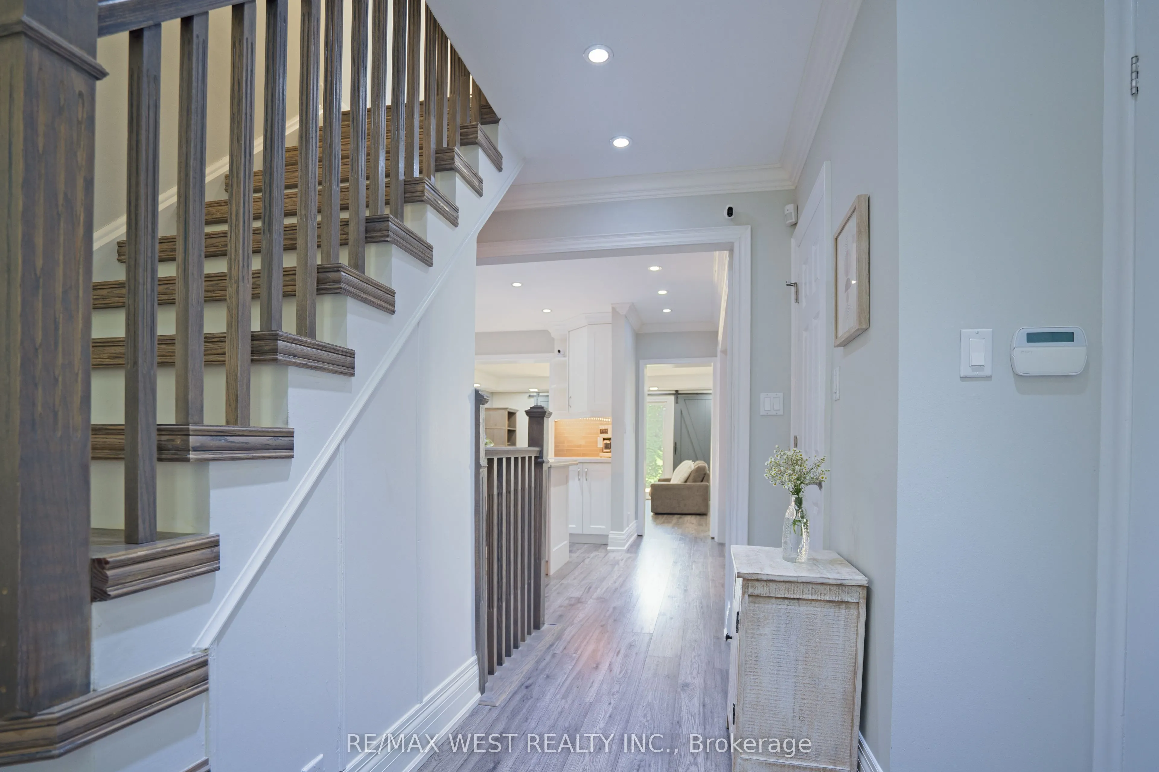 4 Elmview Court