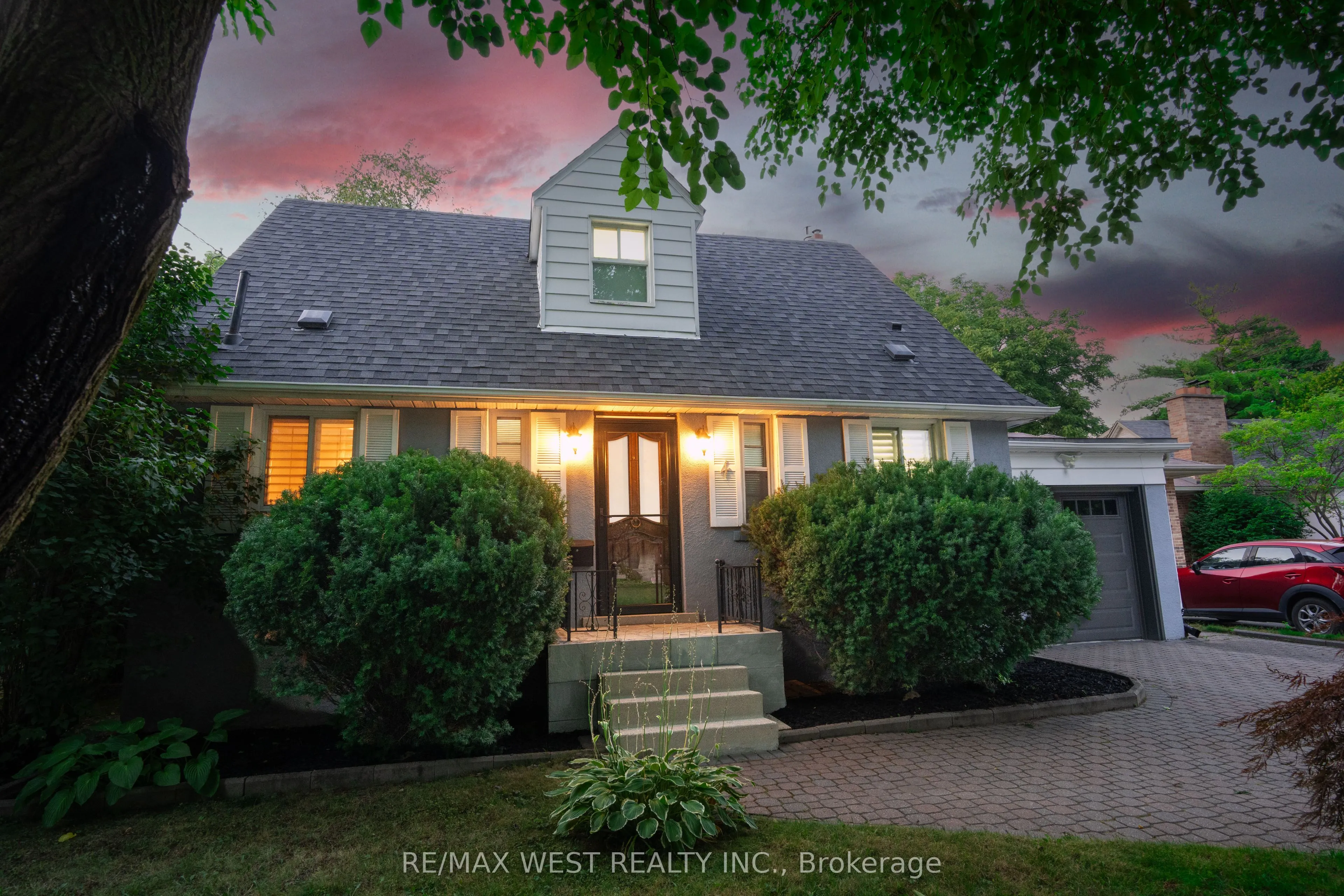 4 Elmview Court