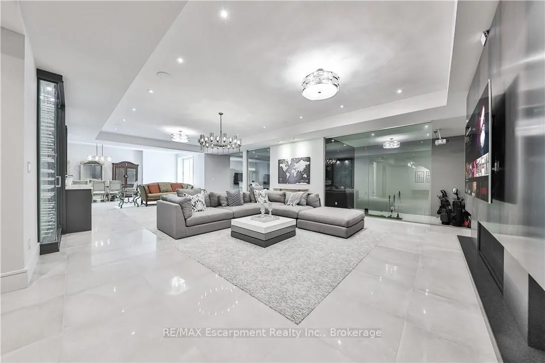 2250 Chancery Lane W