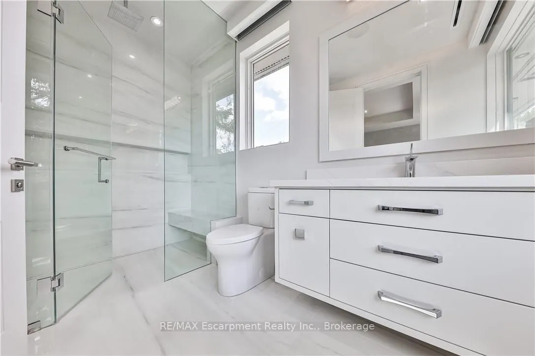 2250 Chancery Lane W