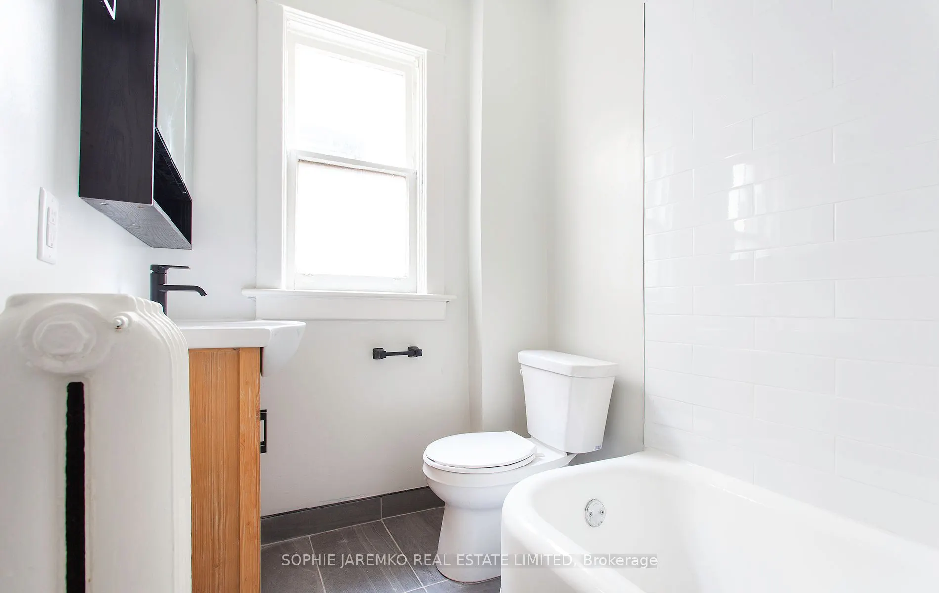 413 Roncesvalles Avenue, #2