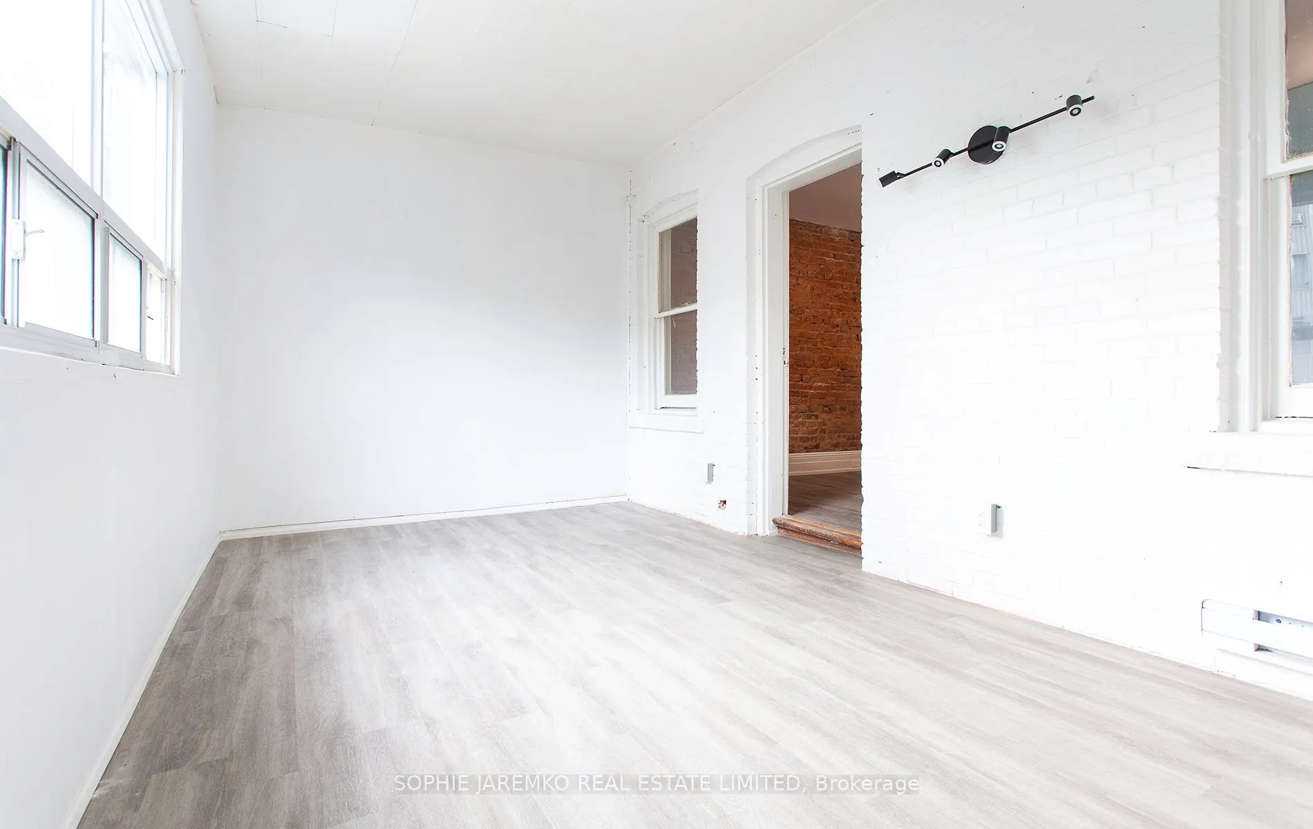 413 Roncesvalles Avenue, #2