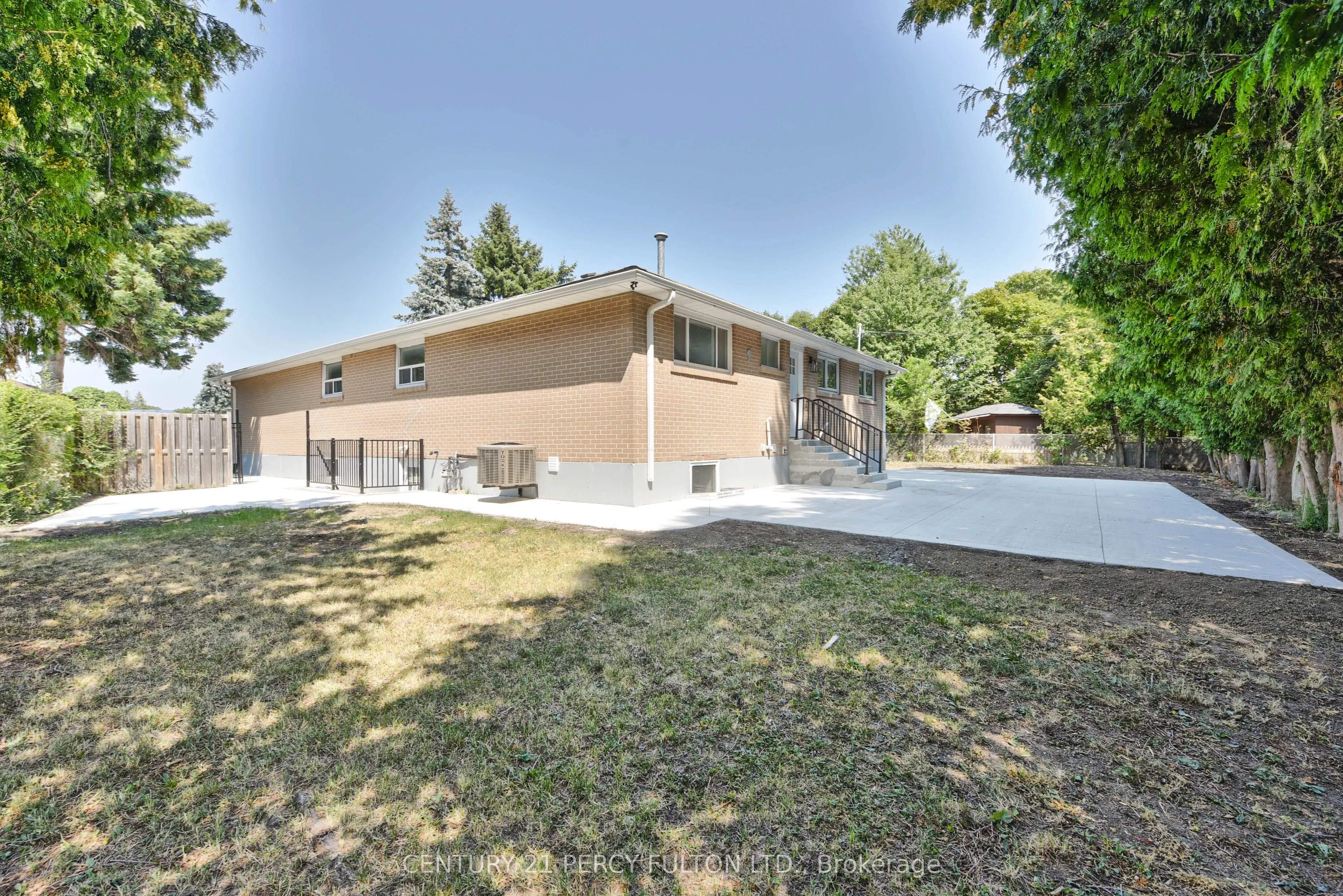32 Drum Oak Crescent